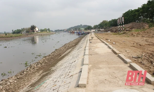 Hơn 14 tỷ đồng nạo vét lòng hồ, khơi thông dòng chảy Nhà máy thủy điện Cẩm Thủy 1