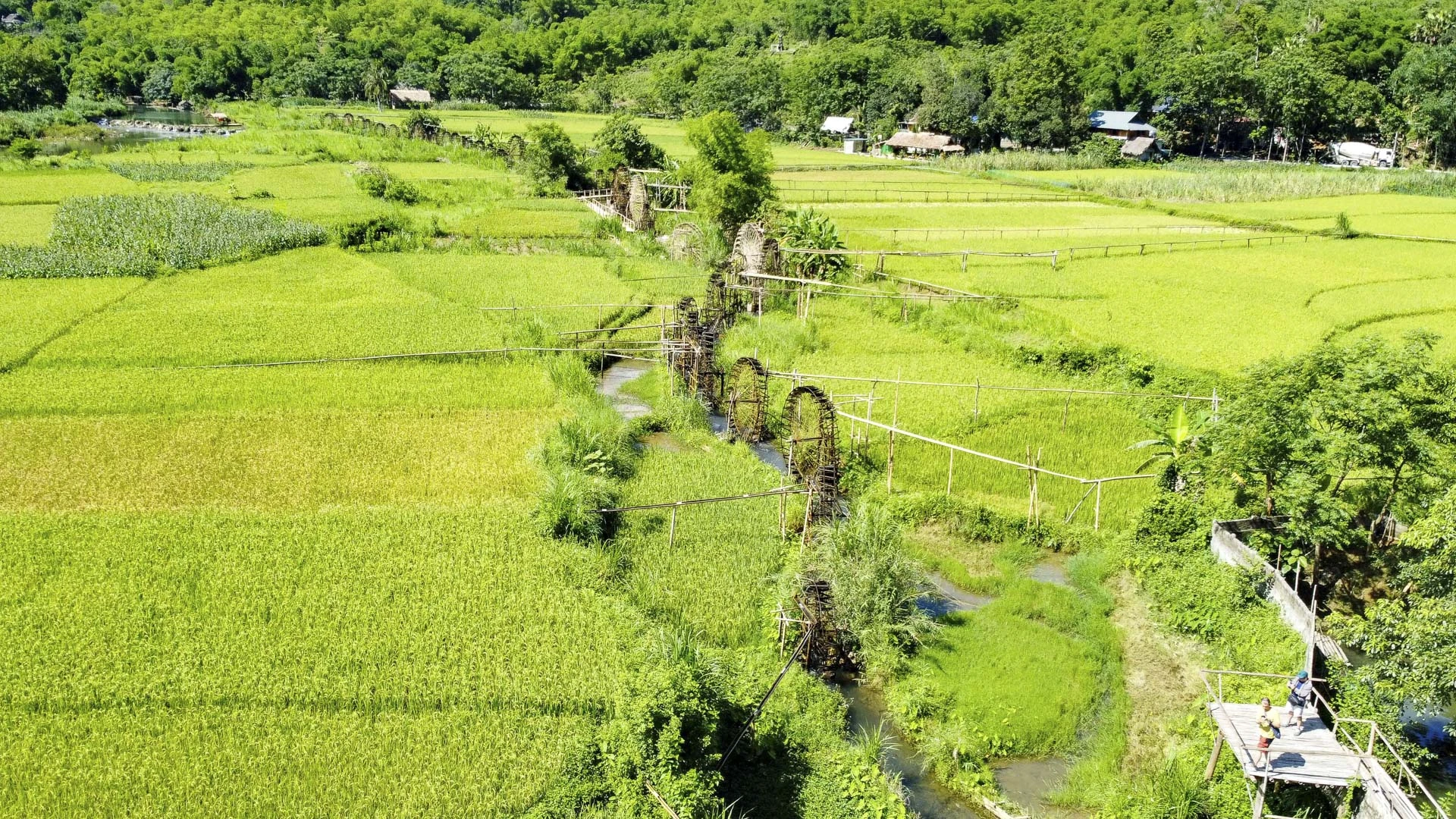Bà Hà Thị Nhung, người xã Ban Công (Bá Thước), cho biết: “Bánh xe nước” là phương tiện quan trọng để đưa nước lên ruộng. Không có nó, ruộng trên cao dễ bị khô hạn, năng suất thấp