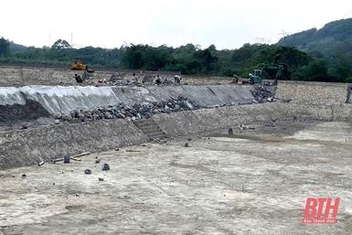 Đẩy nhanh tiến độ thi công Tiểu dự án đầu tư xây dựng công trình cải thiện cơ sở hạ tầng đô thị huyện Ngọc Lặc