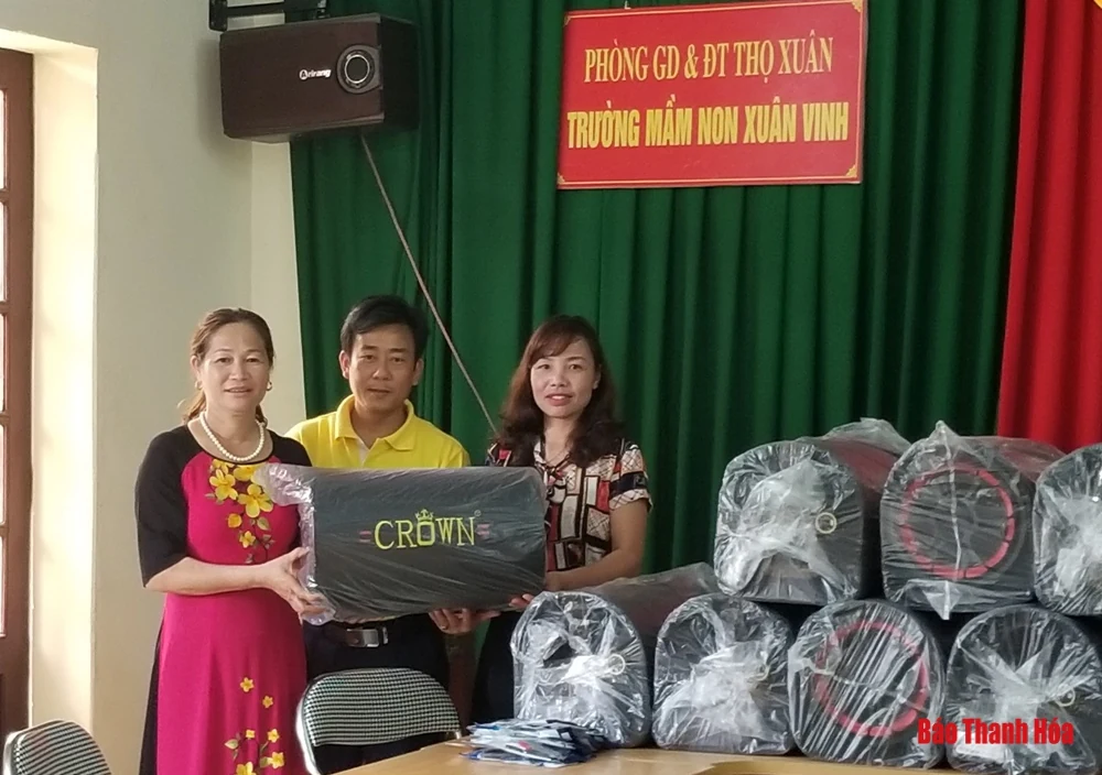 Tặng 70 loa cho 9 điểm trường mầm non trên địa bàn huyện Thọ Xuân