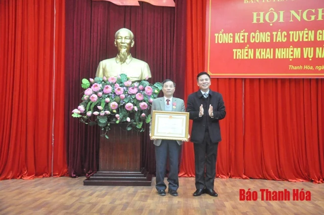 Công tác tuyên giáo phải xây dựng sự đoàn kết thống nhất trong toàn đảng, sự đồng thuận trong nhân dân