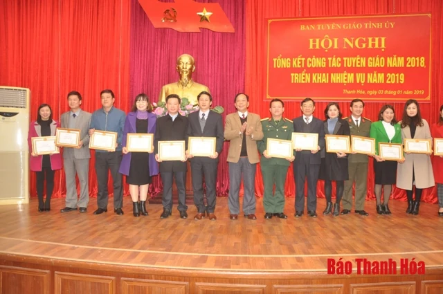 Công tác tuyên giáo phải xây dựng sự đoàn kết thống nhất trong toàn đảng, sự đồng thuận trong nhân dân