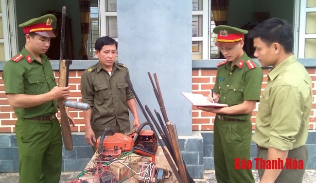 Vận động nhân dân giao nộp nhiều súng tự chế