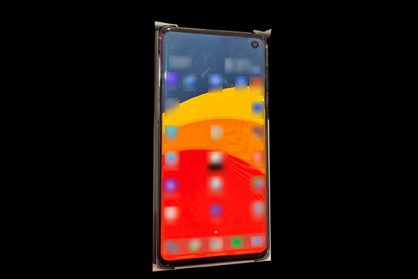 Ngạc nhiên với hình ảnh rò rỉ được cho là Samsung Galaxy S10