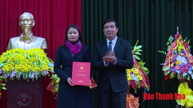 Trưởng Ban Dân vận Tỉnh ủy Nguyễn Văn Thành thăm và làm việc tại huyện Quan Sơn