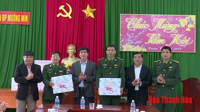 Trưởng Ban Dân vận Tỉnh ủy Nguyễn Văn Thành thăm và làm việc tại huyện Quan Sơn