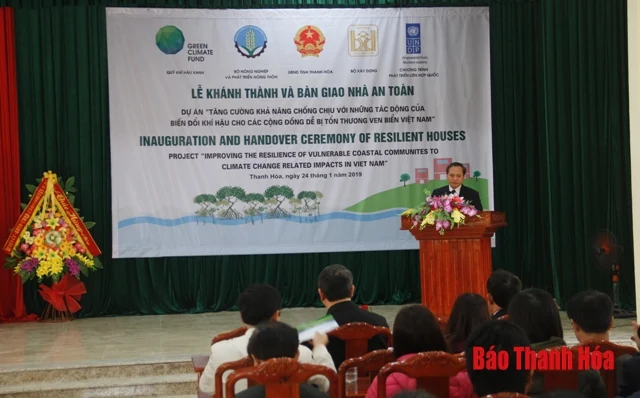 Bàn giao 340 ngôi nhà chống chịu bão, lụt cho các hộ nghèo tại các xã ven biển, cận ven biển