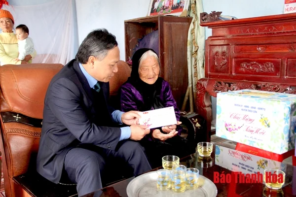 Phó Chủ tịch Thường trực HĐND tỉnh Phạm Thanh Sơn kiểm tra tình hình đời sống, sản xuất tại huyện Triệu Sơn