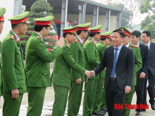 Đồng chí Phó Bí thư Thường trực Tỉnh ủy Đỗ Trọng Hưng thăm, động viên và kiểm tra công tác trực, sẵn sàng chiến đấu của các đơn vị công an