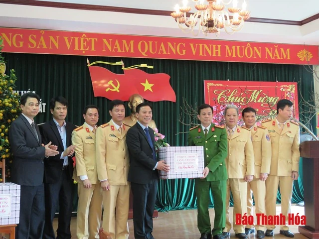 Đồng chí Phó Bí thư Thường trực Tỉnh ủy Đỗ Trọng Hưng thăm, động viên và kiểm tra công tác trực, sẵn sàng chiến đấu của các đơn vị công an