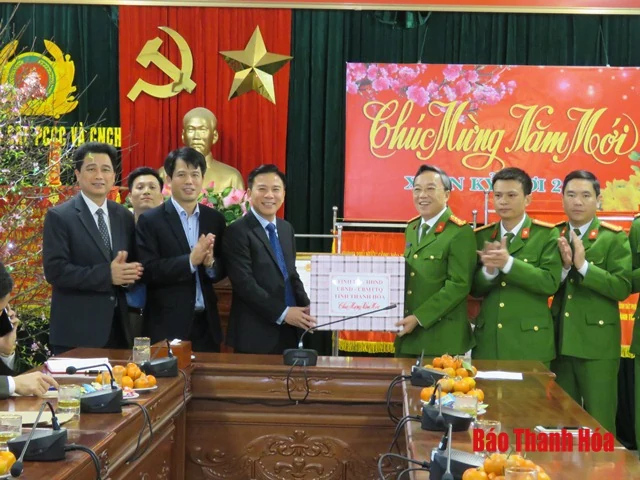 Đồng chí Phó Bí thư Thường trực Tỉnh ủy Đỗ Trọng Hưng thăm, động viên và kiểm tra công tác trực, sẵn sàng chiến đấu của các đơn vị công an