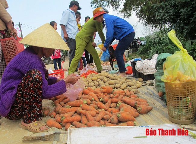 Về xứ Thanh đi chợ mua may, bán rủi