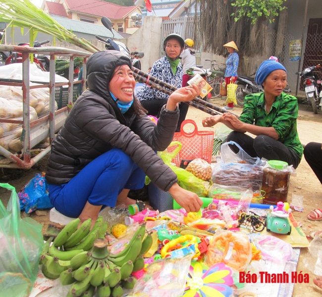 Về xứ Thanh đi chợ mua may, bán rủi