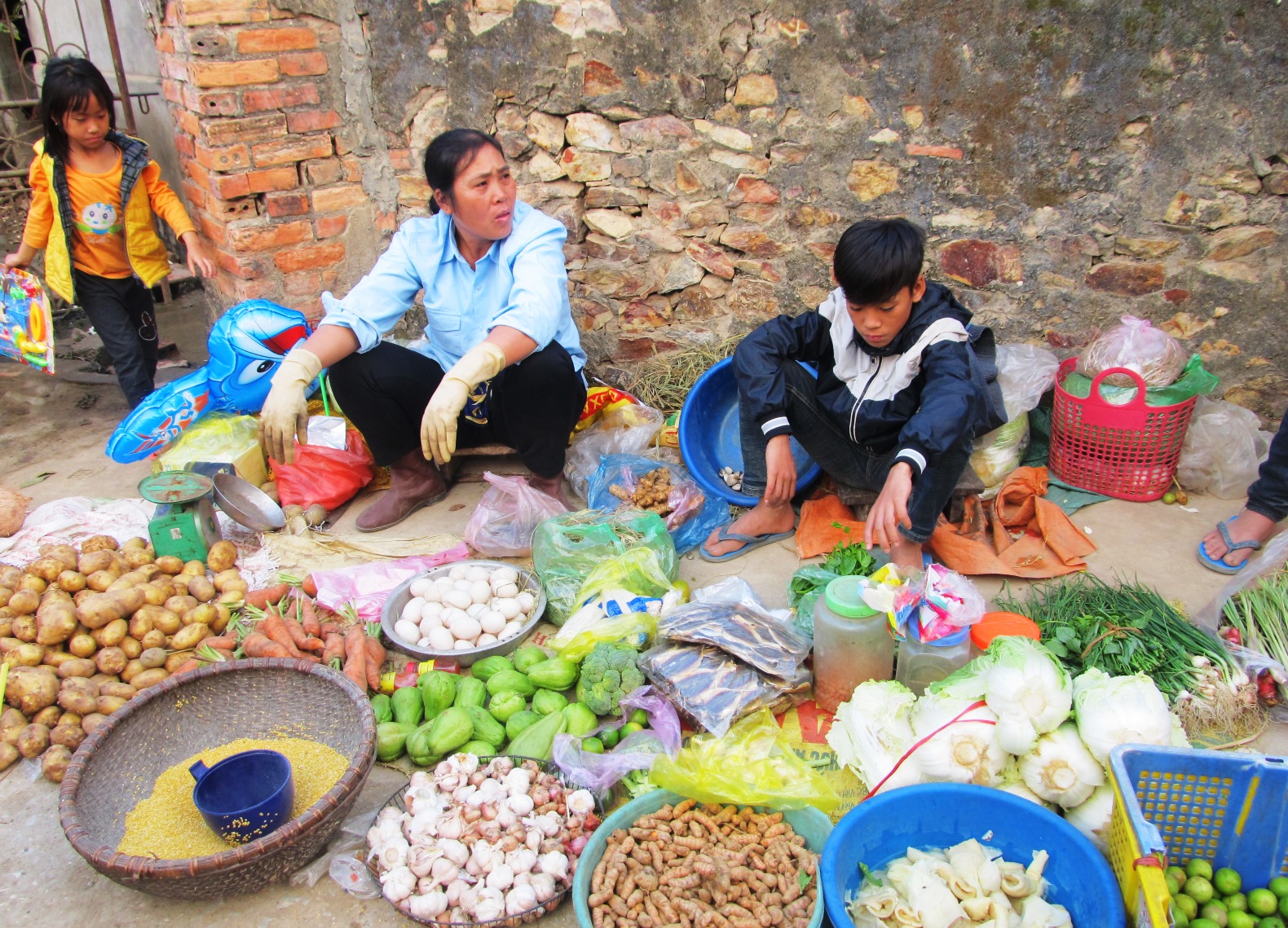 Nét riêng chợ quê ngày cuối năm