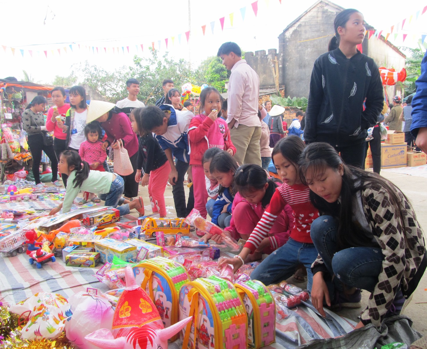 Nét riêng chợ quê ngày cuối năm