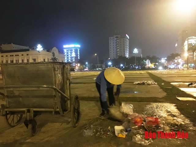 Thầm lặng cho thành phố vui đón Tết