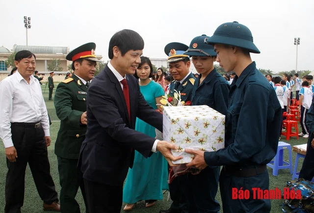 Những hình ảnh ấn tượng trong ngày hội tòng quân tại Thanh Hóa