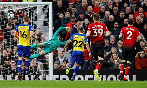 Lukaku đưa Man Utd trở lại top 4 Ngoại hạng Anh