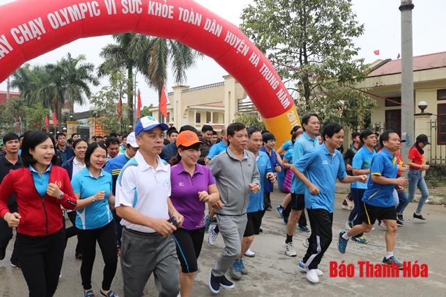 Huyện Hà Trung tổ chức giải cầu lông, bóng bàn, quần vợt mùa xuân và ngày chạy Olympic vì sức khỏe toàn dân năm 2019