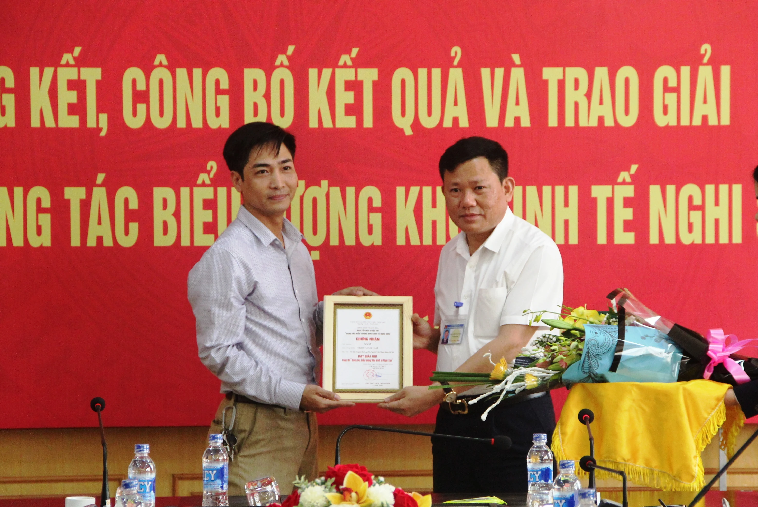 Trao giải cuộc thi “Sáng tác biểu tượng Khu Kinh tế Nghi Sơn”