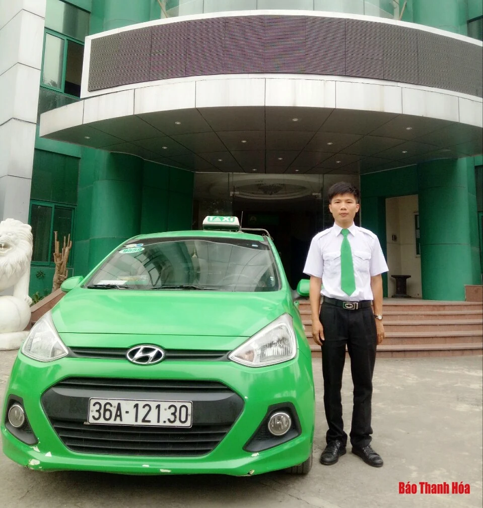 Thêm một “Ông đỡ mát tay” là lái xe taxi Mai Linh