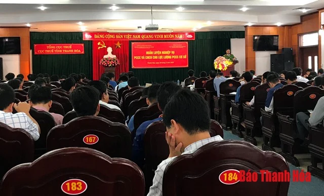 Tập huấn nghiệp vụ PCCC và CNCH cho lực lượng PCCC cơ sở Cục Thuế tỉnh 