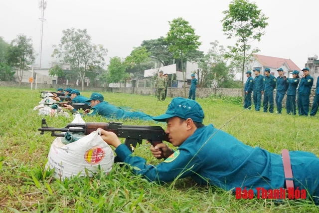 Chiến sỹ “sao vuông” huyện Tĩnh Gia vào mùa huấn luyện