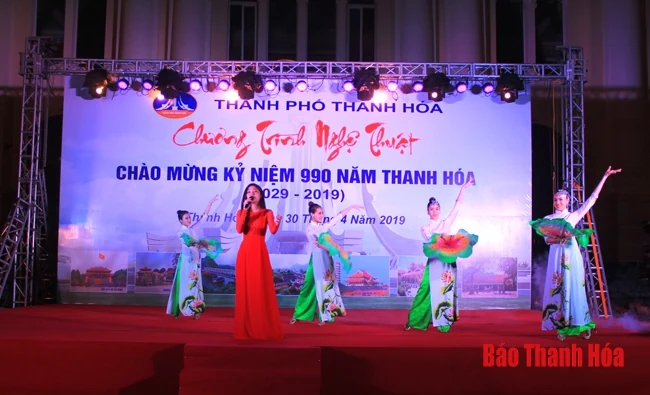 Ấn tượng Chương trình nghệ thuật “Thành phố anh hùng hiên ngang bên dòng sông Mã”