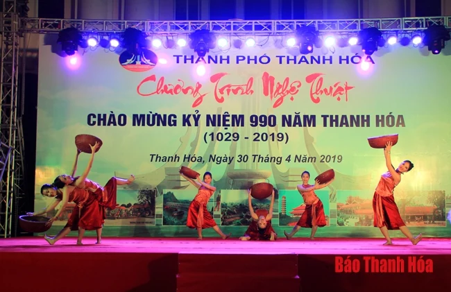 Ấn tượng Chương trình nghệ thuật “Thành phố anh hùng hiên ngang bên dòng sông Mã”