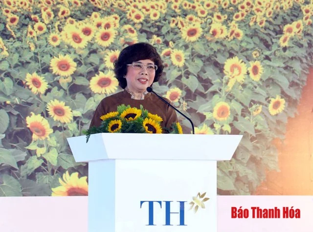 Thủ tướng Nguyễn Xuân Phúc dự lễ khởi công dự án chăn nuôi bò sữa và chế biến sữa tập trung quy mô công nghiệp tại Thanh Hóa