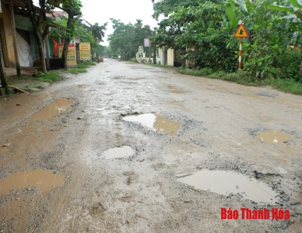 Tỉnh lộ xuống cấp nghiêm trọng, cuộc sống người dân bị ảnh hưởng