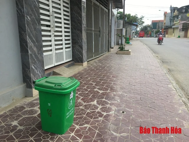 Thị trấn Rừng Thông (Đông Sơn): Bảo vệ môi trường từ những thùng rác xanh