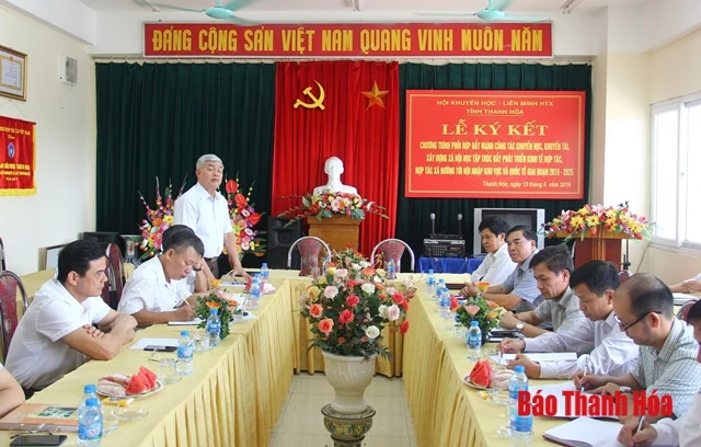 Phối hợp đẩy mạnh công tác khuyến học, khuyến tài, xây dựng xã hội học tập, thúc đẩy kinh tế hợp tác, hợp tác xã