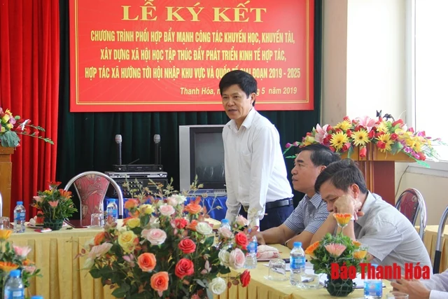 Phối hợp đẩy mạnh công tác khuyến học, khuyến tài, xây dựng xã hội học tập, thúc đẩy kinh tế hợp tác, hợp tác xã