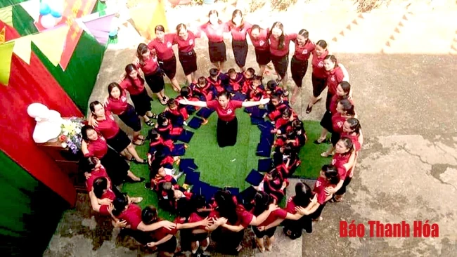 Những khoảnh khắc ấn tượng và xúc động tại lễ bế giảng của các em học sinh vùng cao Mường Lát