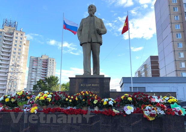 Trang trọng Lễ Kỷ niệm ngày sinh nhật Bác trên quê hương Lenin