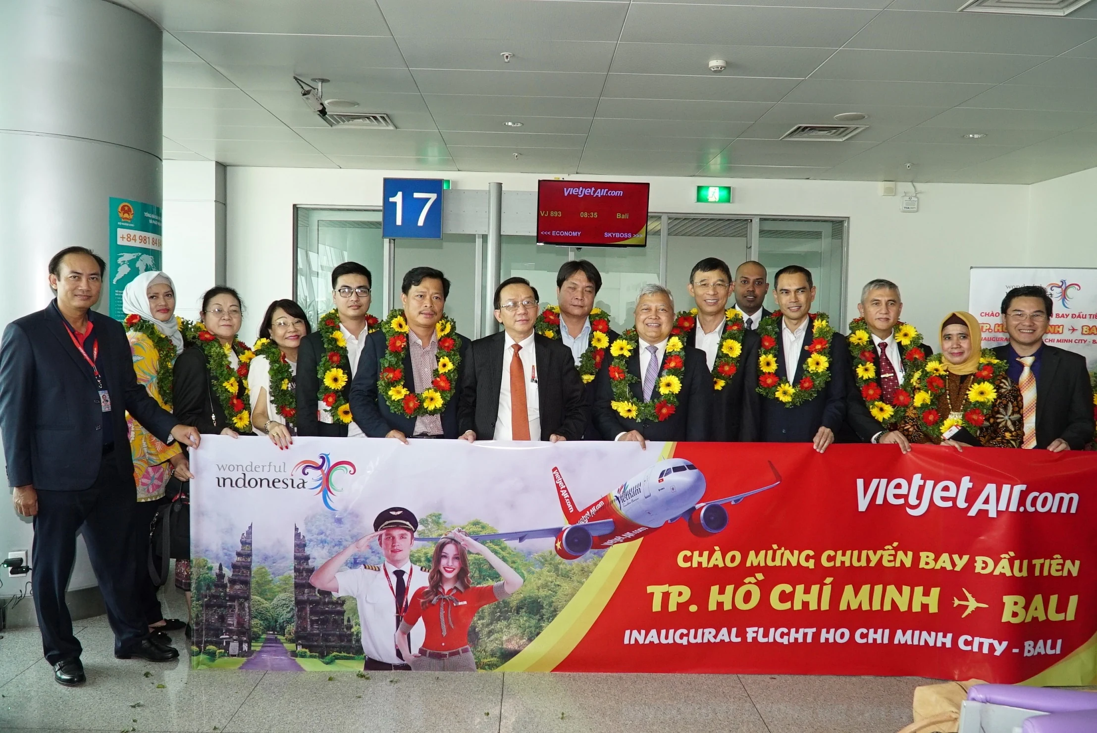 Các đại sứ và Tổng lãnh sự các nước ASEAN tại Việt Nam bay cùng Vietjet trên chuyến bay đầu tiên đến Bali