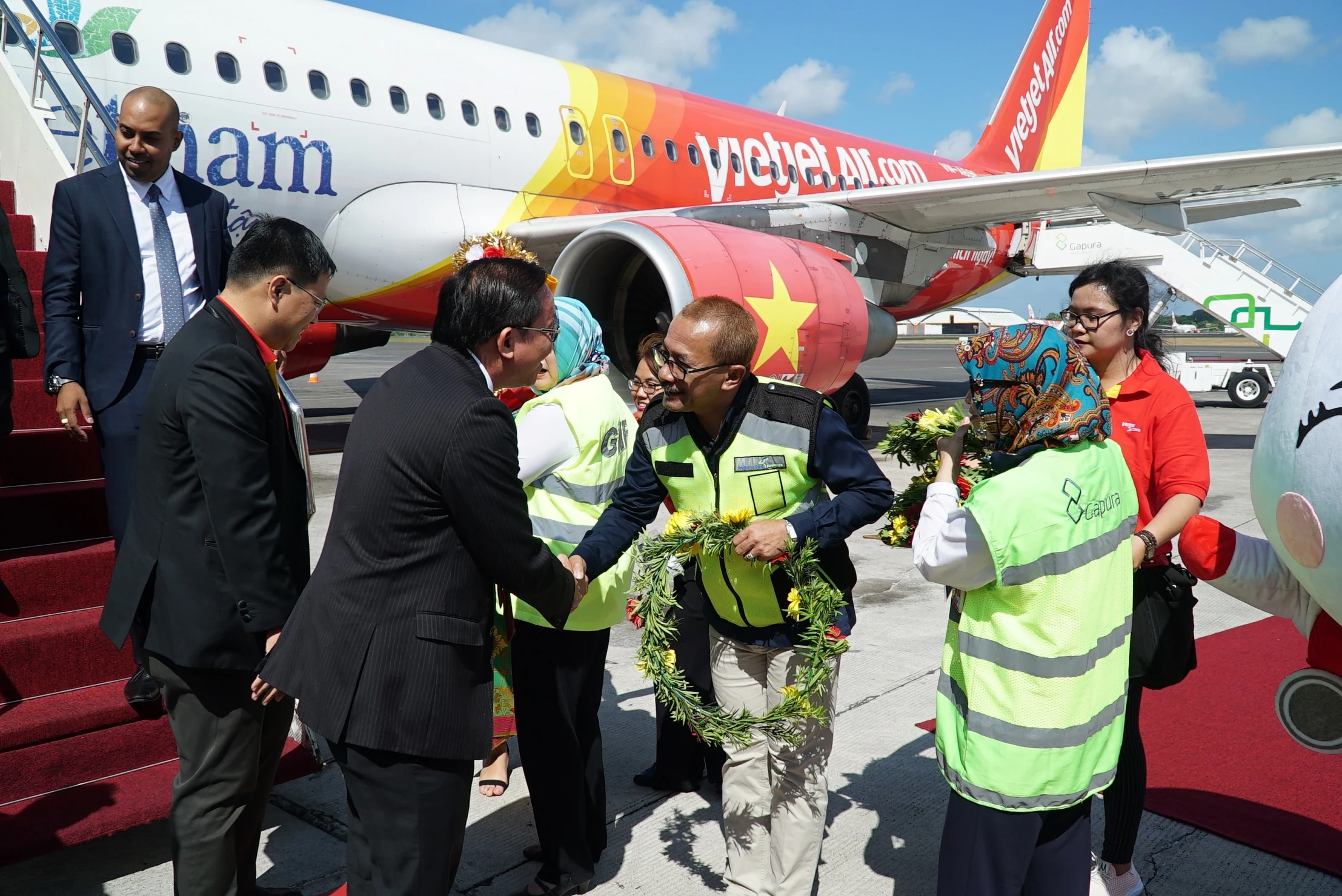Các đại sứ và Tổng lãnh sự các nước ASEAN tại Việt Nam bay cùng Vietjet trên chuyến bay đầu tiên đến Bali