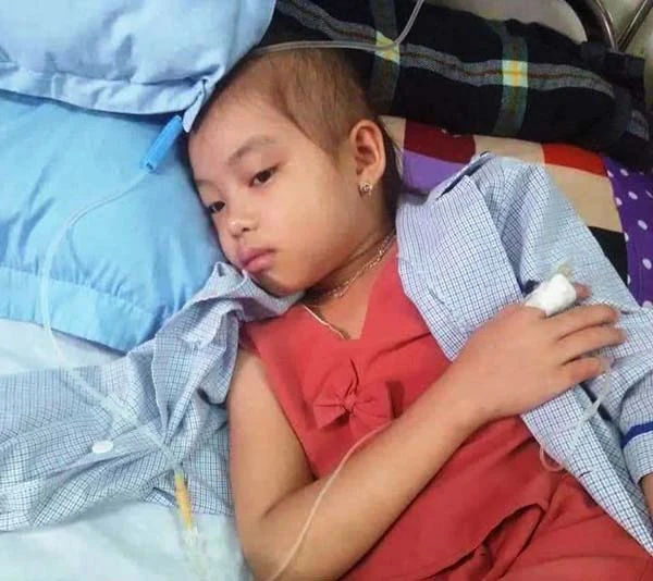 Nỗi đau của người mẹ có con mắc bệnh hiểm nghèo