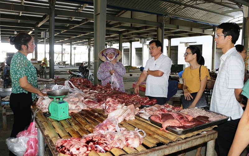 Kiểm tra công tác quản lý an toàn thực phẩm tại TP Sầm Sơn