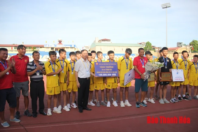 U15 Thanh Hóa được thưởng lớn sau khi giành vị trí á quân tại giải vô địch quốc gia