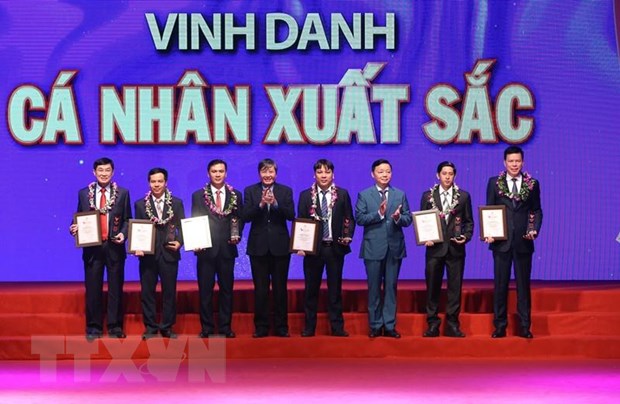 Tôn vinh 19 tập thể, cá nhân là tấm gương thi đua làm theo lời Bác