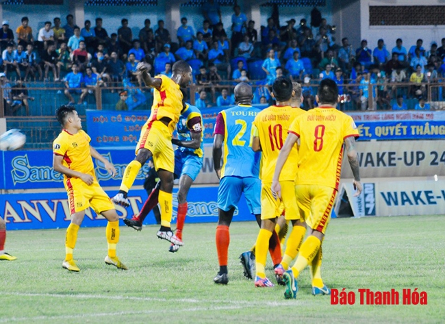 Dư âm vòng 14 V.League 2019: Giải bài toán thích nghi!