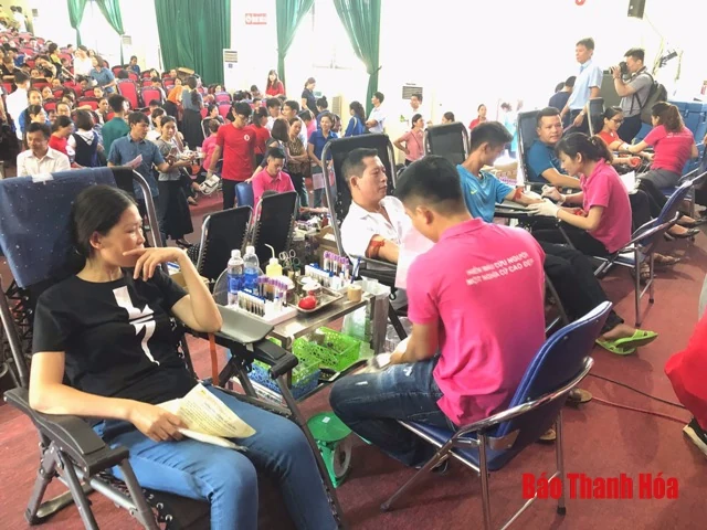 Tiếp nhận 2.278 đơn vị máu tại ngày hội “Giọt hồng xứ Thanh”