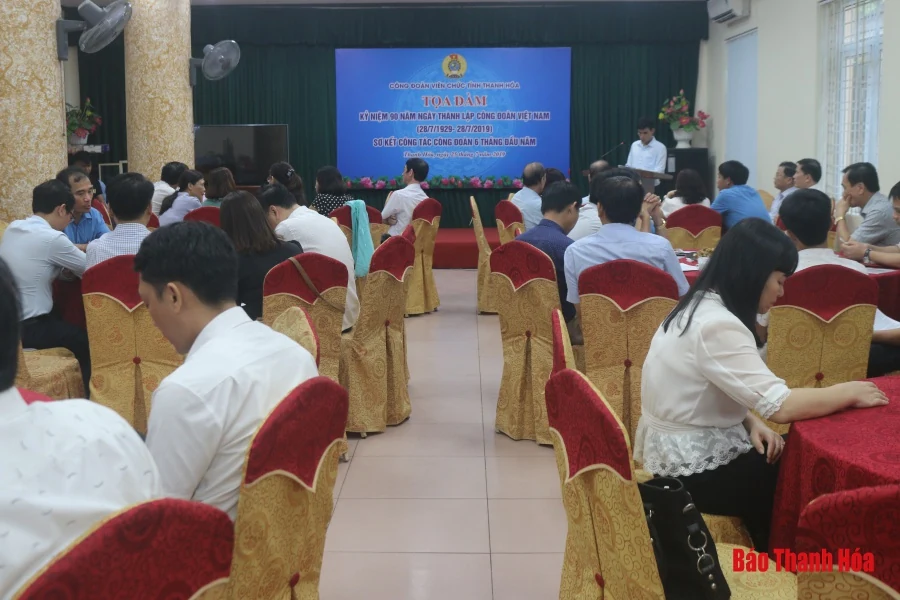 Tiếp tục đẩy mạnh các phong trào thi đua trong cán bộ, công chức, viên chức và đoàn viên công đoàn