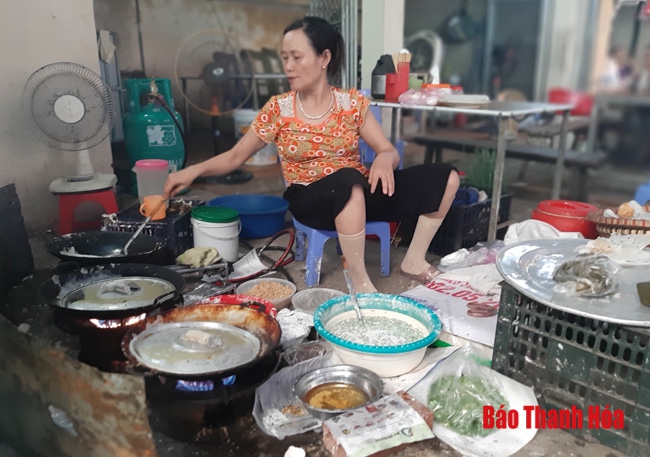 Rộn ràng chợ quê