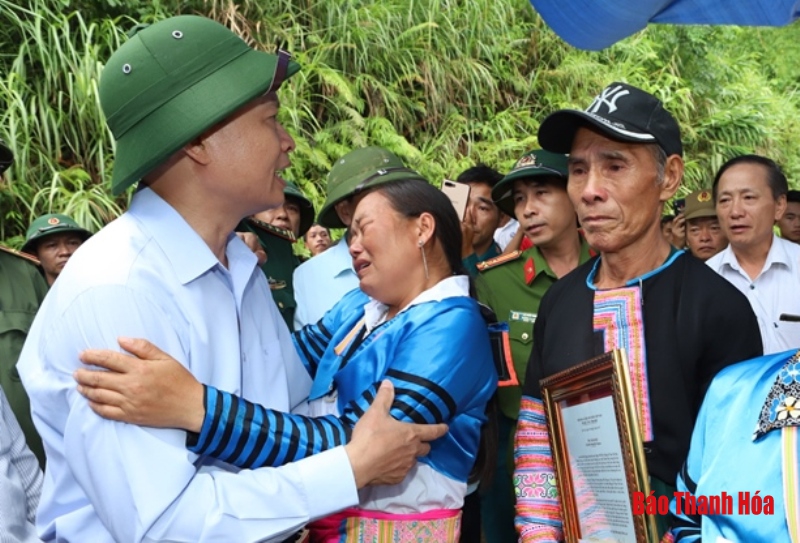 Bí thư Tỉnh ủy Trịnh Văn Chiến: Khắc phục nhanh nhất hậu quả mưa lũ, hỗ trợ nhanh nhất, nhiều nhất để bà con sớm ổn định cuộc sống