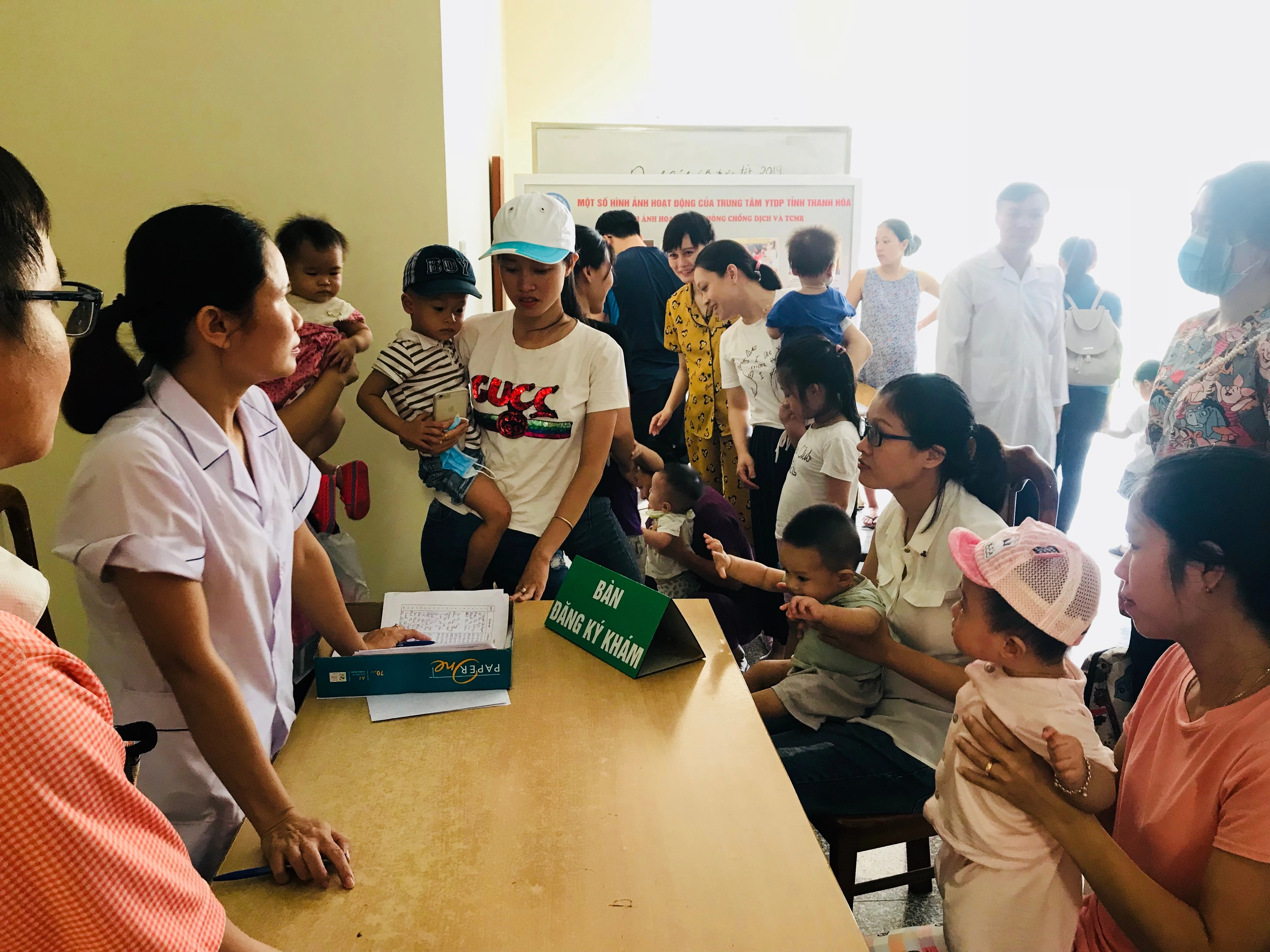 Khám và tư vấn dinh dưỡng miễn phí cho trẻ em