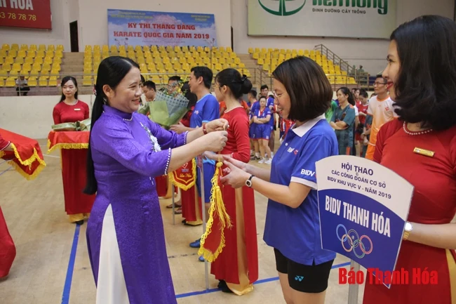 Khai mạc Hội thao các công đoàn cơ sở - Ngân hàng TMCP đầu tư và phát triển Việt Nam khu vực V – năm 2019