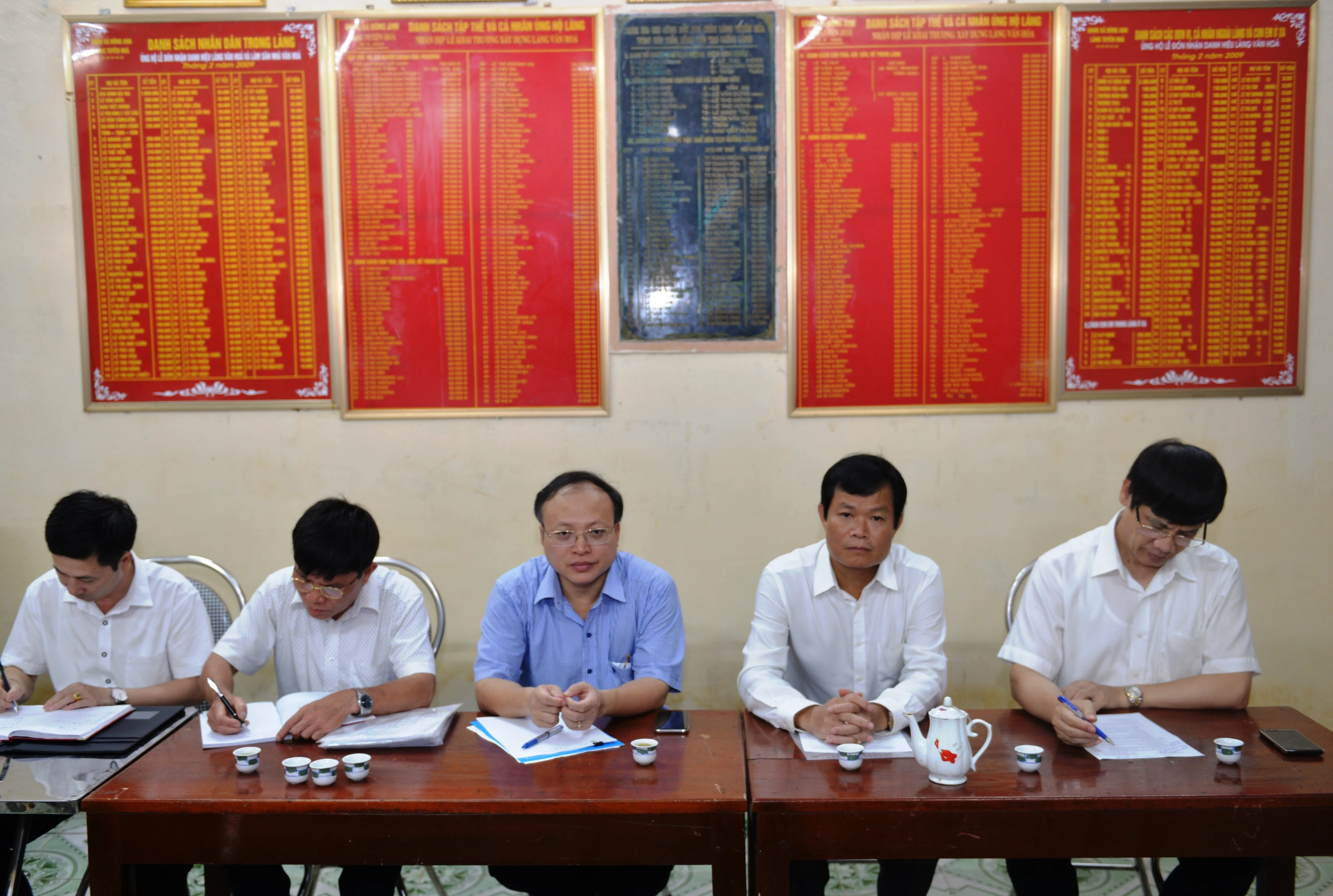 Đồng chí Chủ tịch UBND tỉnh Nguyễn Đình Xứng dự sinh hoạt Chi bộ thôn 1, xã Đông Anh